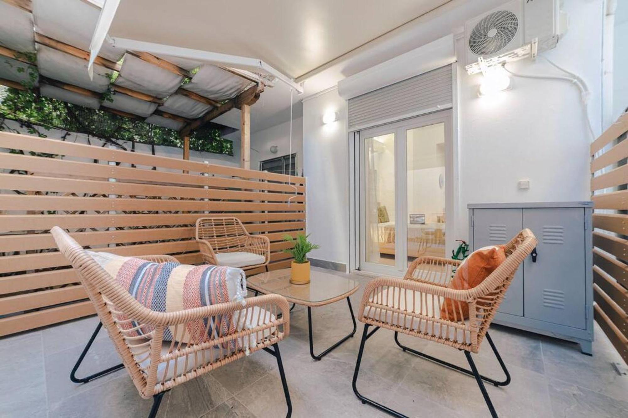 Small And Cozy Studio Афины Экстерьер фото