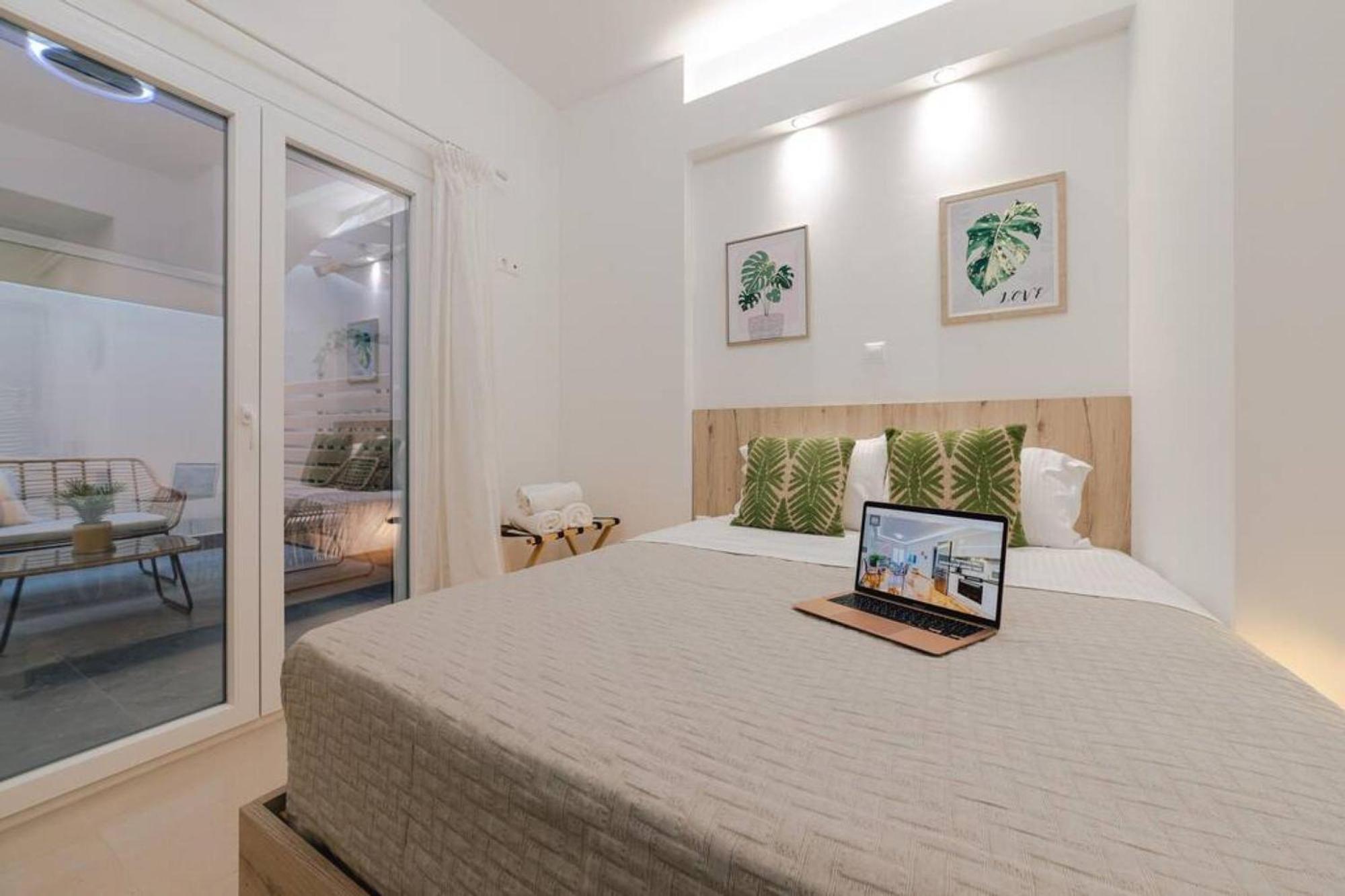 Small And Cozy Studio Афины Экстерьер фото
